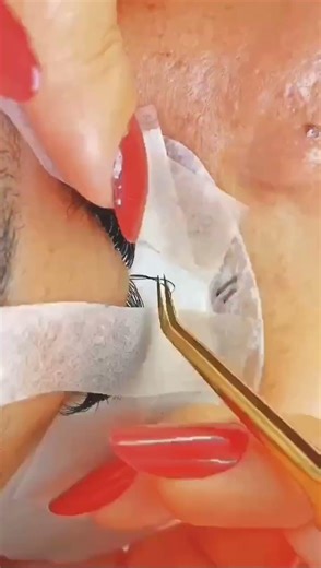Master the Art of Volume Lashing: Advanced Taping & Isolation 💎The secret to perfect lash isolation