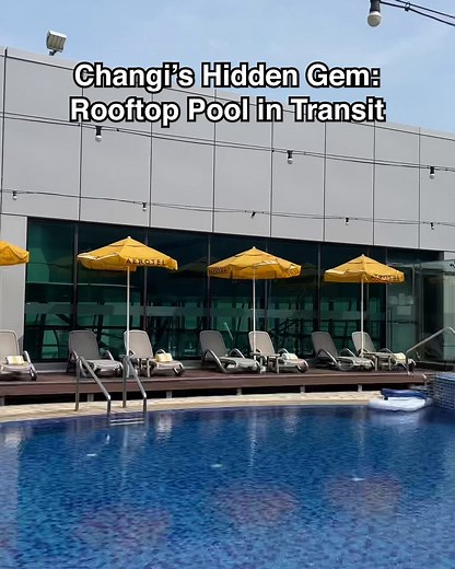 A layover at Changi? Take the plunge and go for a leisurely swim 🏊 while watching planes take off from the runway. 🛫 Here are 19 other things you would love about Changi: https://bit.ly/37vlrpy | Changi Airport