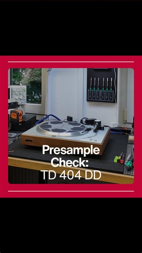 Presample check for the new TD 404DD 🔧 Every function – from the buttons to the auto stop – is thoroughly tested. After that, it’s all about precision: Gunter adjusts azimuth, overhang, and other key details. The result? A turntable that not only impresses technically, but also embodies genuine Thorens passion. ❤️🎵 #thorensinside #td404dd #turntablelove | THORENS