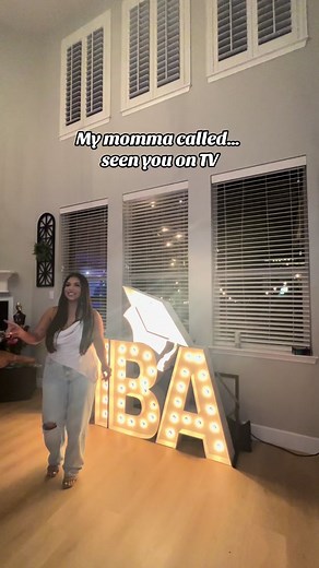 Taking in all the congratulations with posty vibes 🥹🎓♥️ @Post Malone #MBA #masters #mastersdegree #graduation #graduation2024 #firstgen #firstgeneration #collegegrad #gradstudent #latina #mastersofbusinessadministration #congratulations #congratulationspostmalone