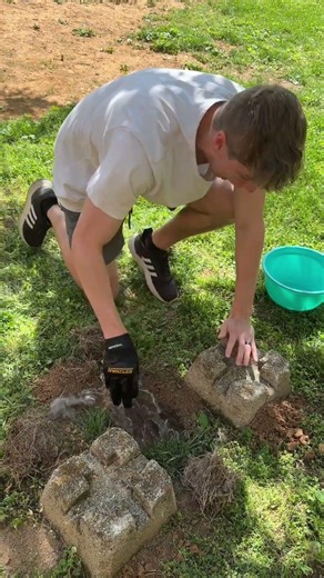 He pulled THIS out of the hole 😳