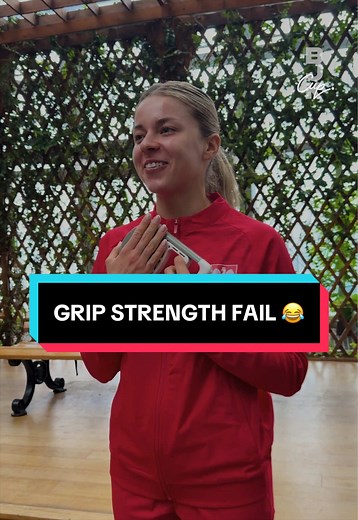 Maja Chwalinska vs The Grip Strength Challenge 🤣 #BJKCup #tennis #womenssport #MajaChwalinska #poland