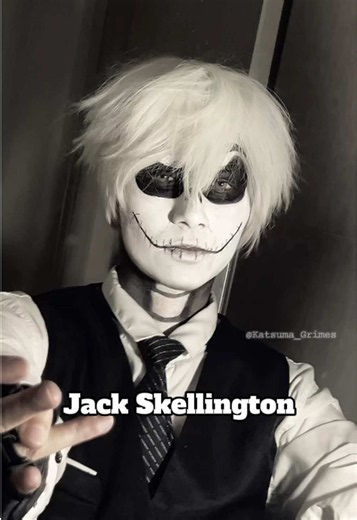 Jack Skellington cosplay Night Before Christmas (El Extraño Mundo De Jack) 💀🎃 . . . #jackskellington #jackskellingtoncosplay #halloweencostume #halloweenmakeup #jackskeleton