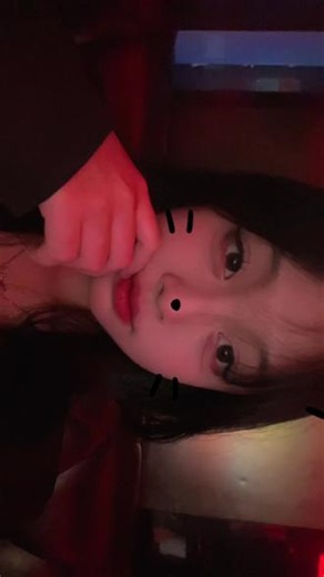 眼睛是最好的摄像 也是最模糊的镜头.@@DOU 小助手 @抖音小助手