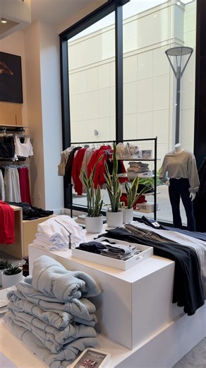 Stanford Shopping Center | Start your year wrapped in comfort 🤍 #stanfordshoppingcenter | Instagram