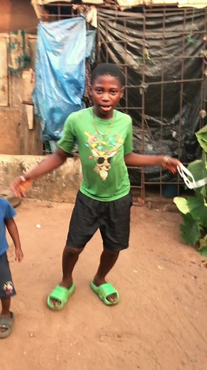 Hilarious African Kids Dancing and Singing - Best Music Video