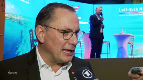 NDR Info: Nur fünf Fragen zugelassen - 20 Minuten Bürgerdialog der AfD