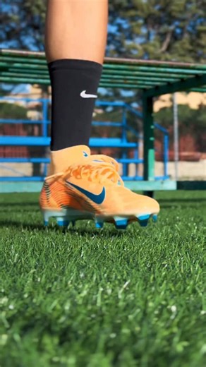 BOOTSCLUB® | Football Boots Experts on Instagram: "Straight from the biggest stage of them all – the El Clásico – @k.mbappe has just debuted his brand-new Nike ‘Kylian Mbappé’ Mercurial Superfly boots. 💨 Is this a COP or DROP? 💬⬇️ #bootsclub #nikefootball #teamnike #footballboots #mercurial #mbappe #nikemercurial #ad"