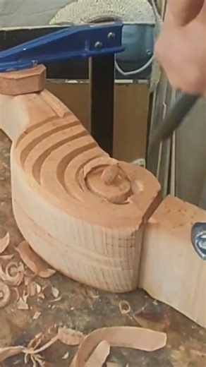 أعمال يدوية فن نقش على الخشب