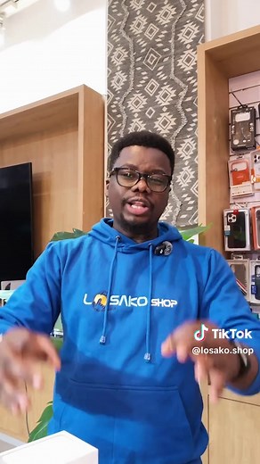 📱 Les iPhones 18 Pro et Pro Max sont officiellement dévoilés et le nouveau bijou : l’iPhone Duo, tout premier iPhone pliable. 🔥 Précommandes Losako Shop déjà ouvertes pour ceux qui veulent faire partie des premiers à Kinshasa à les avoir. 📱 iPhone 18 Pro • Pro Max 📖 iPhone Duo • le nouvel iPhone pliable d’Apple 🎨 Plusieurs couleurs • plusieurs capacités Si tu veux l’exclusivité, n’attends pas l’arrivée du stock public. Réserve le tien maintenant. 📍 Premier Shopping Mall, Gombe Justice • 1e