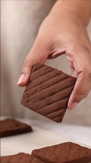 Eggless Wholewheat Hide & Seek Biscuits | Atta & Jaggery #egglessbaking #attabiscuits #attacookies