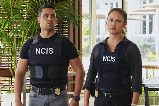 NCIS/NCIS: Hawai'i Season Premiere Crossover Recap: A Raven Lunatic - TVLine