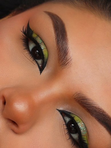 Makeup Hacks: Tips for Flawless Makeup by Annabelle de Constanza