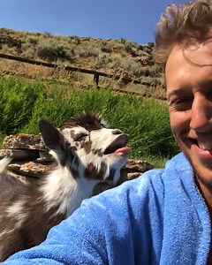 An adorable argument between this man and a baby! | MetDaan