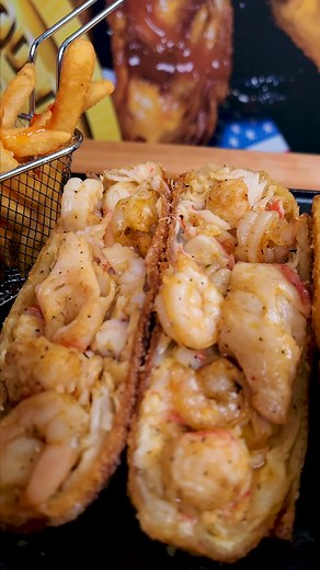 🦞🦀🍤 Our deluxe Eggrolls are LOADED with flavorful lobster, succulent crab, juicy shrimp, and creamy mozzarella and provolone cheese! Roll with us!