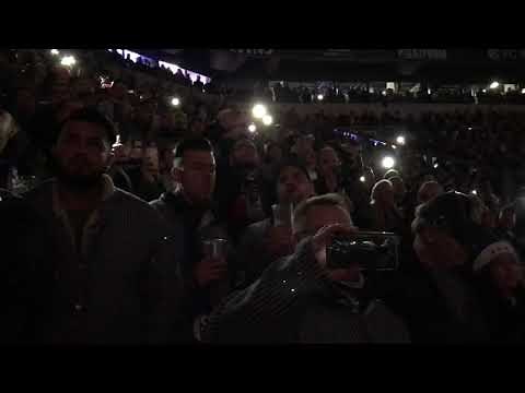 Bergmanns-Chor und 55.000 Schalker singen das Steigerlied „Glückauf, Glückauf, der Steiger kommt“