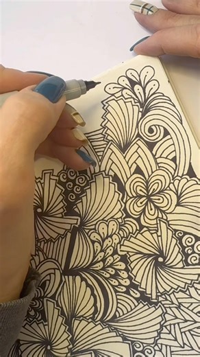 Part 6 Zentangling the tangle leafing into my #quigtangle #zendoodle #zentangle #beginnerzentangle