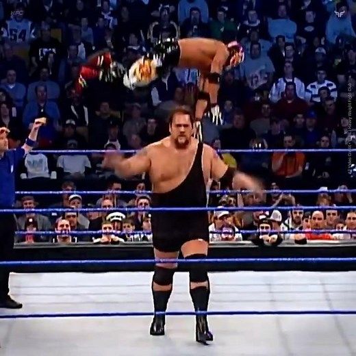 Big Show vs Rey Mysterio – Gauntlet Match | SmackDown! 2004 #wwe #shorts #viral #wwefan #trending