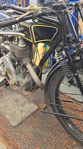 549K views · 11K reactions | A 1925 Sunbeam Longstroke ticking over with a nice slow thump (this machine was once in the hands of Paul d’Orleans aka The Vintagent). Note the greasy hand at the end; this is what old motorcycles are all about. It only takes five minutes of tinkering to look like this! Thanks to Warren Leach for the video. | The Girder Club | Facebook
