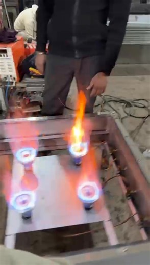 Powering the biggest kitchens in India! 🇮🇳🔥 📞 Order or Inquire: 9216471367 Check out this sneak peek from our workshop! We are testing our Bulk Burner for Base Kitchens – a powerhouse designed exclusively by Hitech Innovations for chefs who need reliability and high heat for bulk cooking. Key Features: 🔹 Exclusively Manufactured: Built from the ground up for superior performance. 🔹 Workshop Tested: We ensure every burner meets our high safety standards. 🔹 Durable Build: High-grade SS body