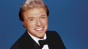Steve Lawrence, half of singing duo with wife Eydie, dies at 88