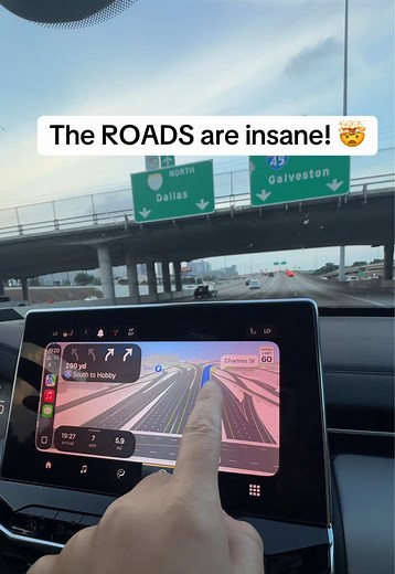Houston's Insane Roads: Wrong Turns & Sat Nav Struggles
