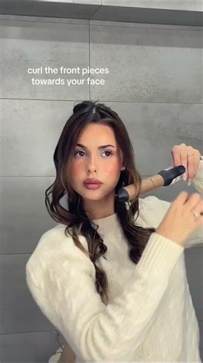 hair tutorial only using a curling iron!🤍🎀 #shorts #short #valentina