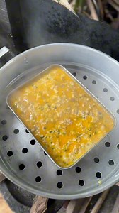 Nay hổng biết làm gì ăn nên lôi keo mắm, với miếng thịt heo ra làm mắm trưng ăn! #mongbinh | Mộng Bình