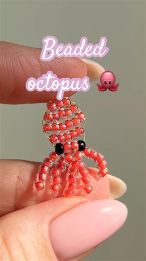 Watch me weave a micro octopus from beads! ⏱️🌊