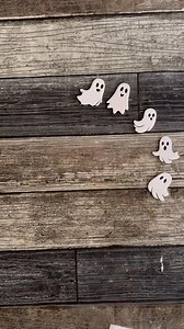 You are most definitely going to want to do this super sweet Halloween DIY for your home! #woodworking #fblifestyle #Halloween #halloweendecor #diy #diyprojects #diyhomedecor #diyideas #DIYDecor #fallvibes #FallDecor | Gnome & Backyard