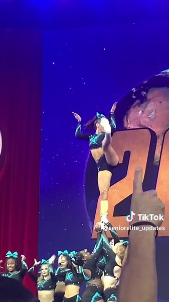 Senior Elite Cheerleading Performances 2025