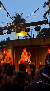 Looking for a gift that’s anything but ordinary? 🎁 Give the gift of island vibes, sunset views, and unforgettable memories aboard the Jungle Queen. Perfect for locals, visitors, and anyone who’d rather cruise than unwrap another sweater. 🌴 A Fort Lauderdale tradition makes the best holiday surprise. | Jungle Queen