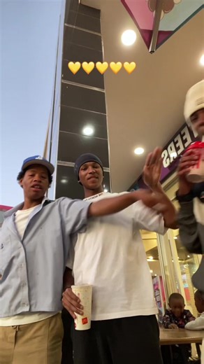 𝕄𝕒𝕤𝕤𝕚𝕧𝕖 𝕜𝕒𝕪🦉 (@katleho_bassel)’s videos with Abuyile Amakhosi - Kabza De Small & DJ Maphorisa