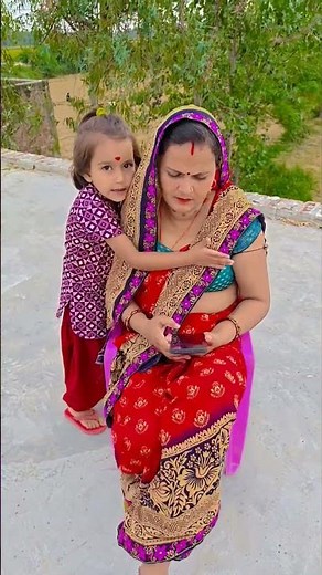 Smirti apni family ke bina udass hai 🥺😂