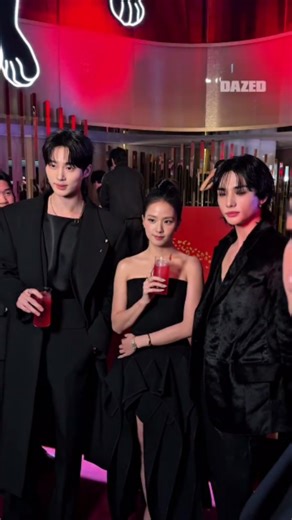 Jisoo🪐 on Instagram: "Jisoo, stray kids Hyunjin & byeon woo seok in one frame 😳🫶🏻 #Jisoo #JisooFlower #jisooearthquake #jisoofancam #sooyaaa__ #earthquake #byeonwooseok #blackpinkjisoo #hyunjin #straykids #straykidshyunjin #yourlove #wooseok #jisooturtlerabbitkim #cartier #jisooxcartier"