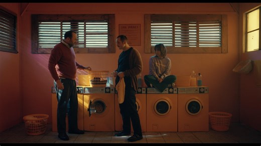 Drużyna A(A) - anonimowi alkoholicy szmuglują spirytus. Polska komedia od twórców filmu Johnny na pierwszym zwiastunie