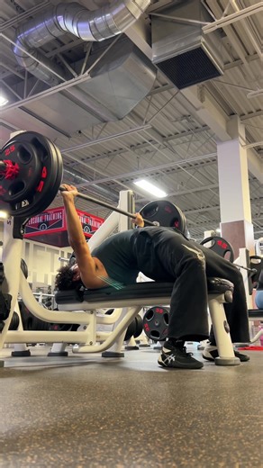 i have pec implants #chest #benchpress #fitness