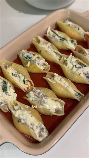 Easy stuffed shell recip! Perfect to have it in the freezer for easy meal ✨ #easyrecipe#freezerfriendly