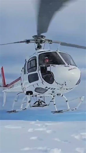 AS350 Mountain Flying in the Swiss Alps | Pilot Life with Air Glaciers (HB-ZYF)