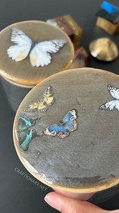 Butterfly resin jars! You will need: ▪️Mason jars ▪️Paper butterflies ▪️Resin ▪️Meca black powder ▪️Measuring cups ▪️Wooden stir sticks ▪️Gloves ▪️Plastic sheet or paper sheet ▪️Goggles (optional) ▪️Apron Full Instructions and Video: https://www.craftionary.net/butterfly-epoxy-resin-art-jars/ #letsresin #epoxyresinart #epoxyresin #paperweight | Craftionary