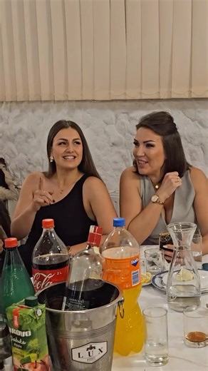 Tanja Popović | Ovako se mi zagrijavamo pred svirku 🤍 @remixband_pd #tanjapopovic #region #balkanmusic #ceca #remixbend | Instagram