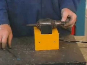 Inspection of a starter motor armature growler