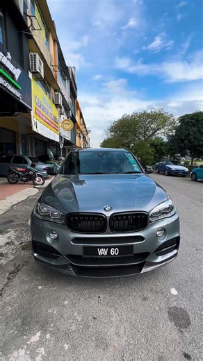BMW X5 CARBON REPAIR AND REFURBISHED 🔥 • front lip • side mirror • spoiler • diffuser ✔️ Each piece restored with precision and passion upgrading carbon make it more bold. Let our team deliver pure happiness by fixing this : • damaged • crack • broken • yellowish • weave we accept credit card 💳 debit card 💳 cash 💵 online transfer 📲 for more information contact us at. : Facebook : https://m.facebook.com/profile.php Page : https://m.facebook.com/profile.php?id=232047100338821&ref=content_filt