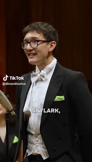 Harmonious Skylark: Din & Tonics A Cappella Performance