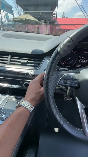 Exploring the Audi Q7: A Luxury 7-Seater SUV with Impressive Features