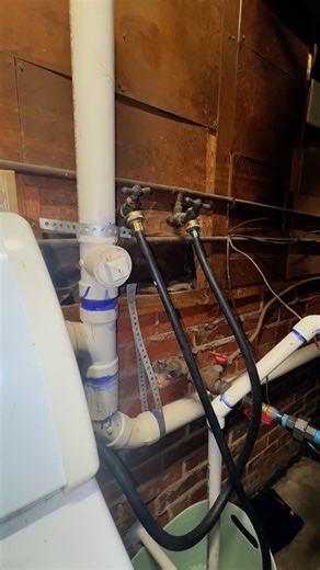 Replacing Hot/Cold Valves for a Washing Machine #plumbing #plumber #plumblife #plumbproud #laundryhack #plumbingrepair #howto #diy #asmr #reels #reelsvideo #reelsviral #plumbproud | Theconservativeplumber