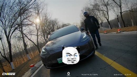 最新惨烈高速公路事故车祸！现场事故视频！希望大家注意安全！最新摩托车事故摩托车撞了牛！