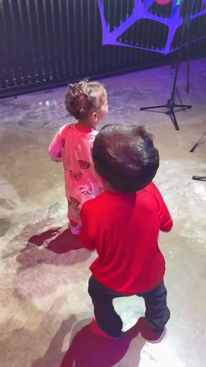 71K views · 53K reactions | papai cantando uma das músicas favoritas da Maviezinha  . . . . #candantas #caroldantas #davilucca #vilina #rafaella #neymar #neymarjr #reels #viral #explore #explorar #mavie | Smilemavie | Facebook