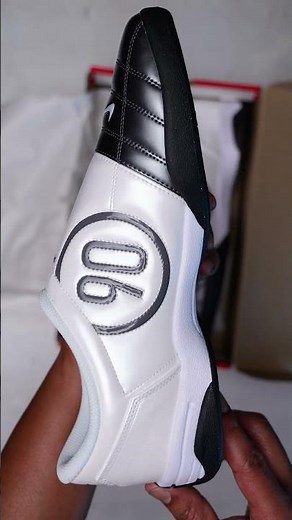 UNBOXING: Nike T90 indoor shoe