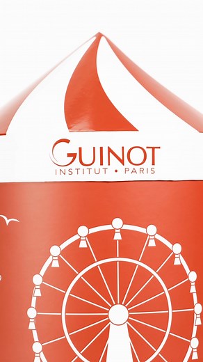 🎠 Tournez le manège de la beauté… Découvrez le Coffret Surprises Beauté, la nouveauté Guinot qui illumine les fêtes. 🎠 12 surprises beauté – 10 soins iconiques 2 cadeaux de prestige – réunis dans un écrin festif rouge & blanc, inspiré des fêtes foraines d’antan. 🎁 Un manège enchanté de soins à offrir ou s’offrir dès maintenant, en édition limitée dans votre Institut Guinot ! | Guinot